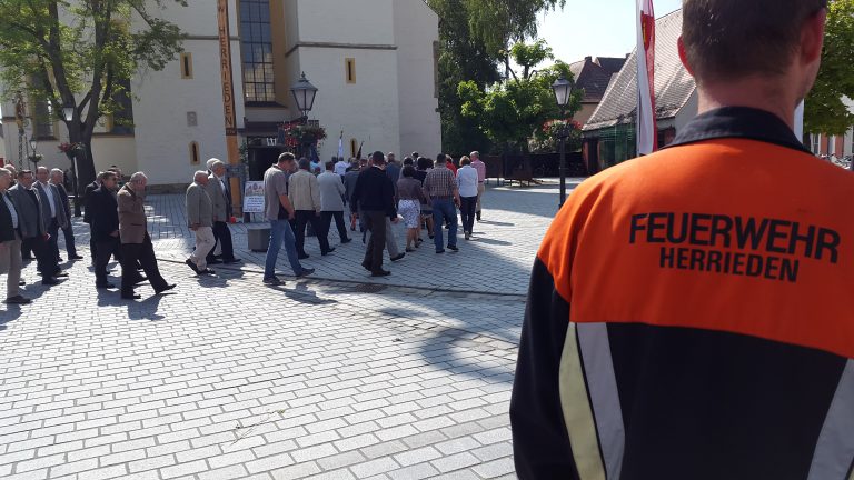Mehr über den Artikel erfahren Verkehrsabsicherung Fronleichnamsprozession
