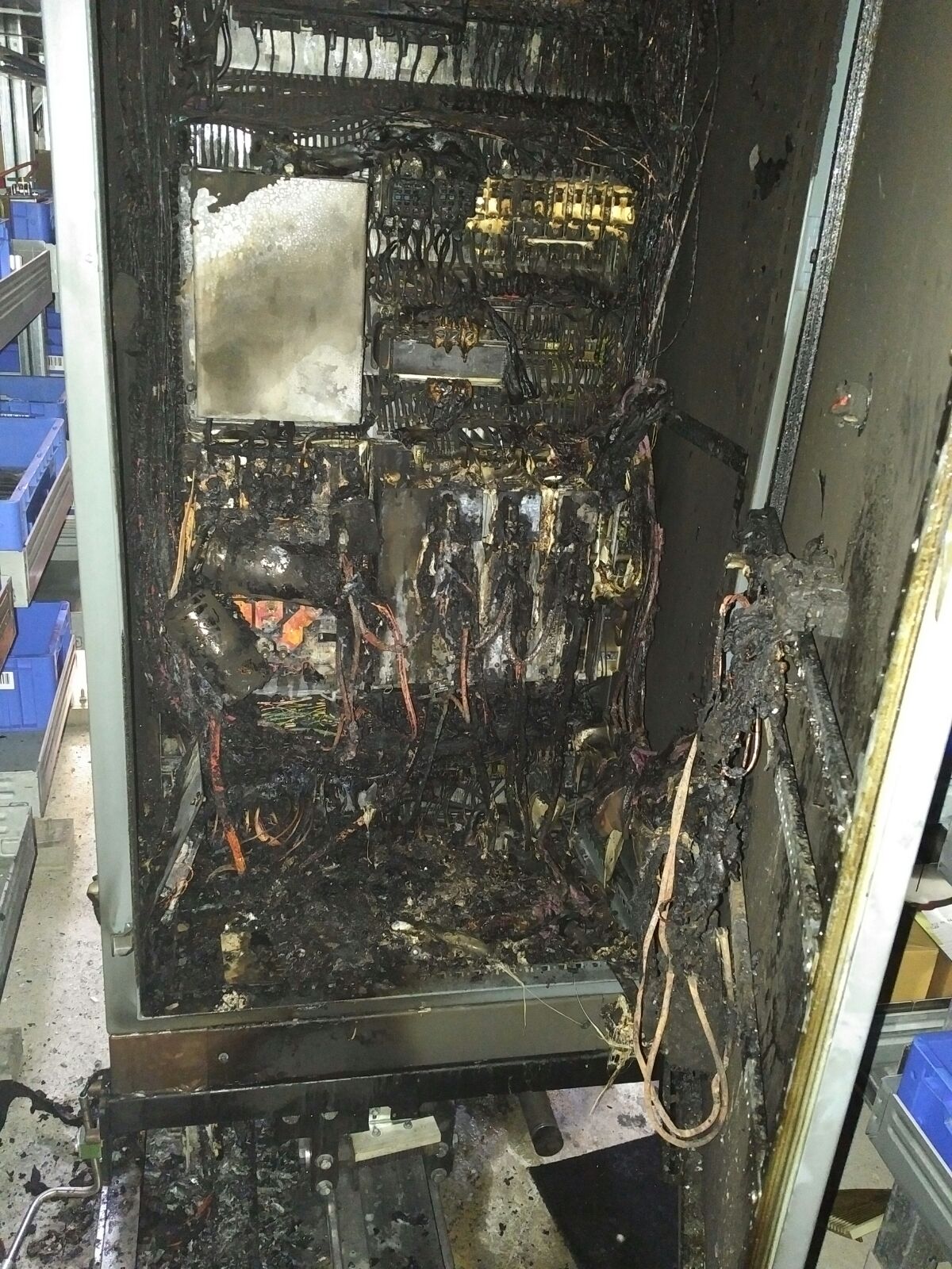 Mehr über den Artikel erfahren Brand in Hochregallager