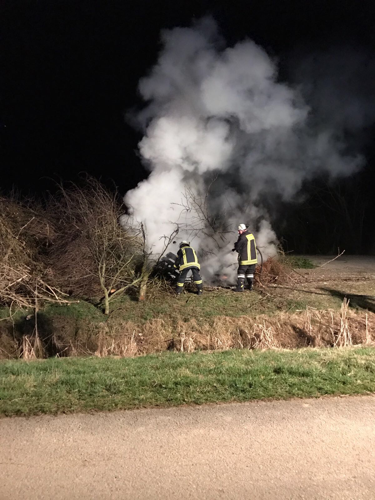 Mehr über den Artikel erfahren Brand Osterfeuer