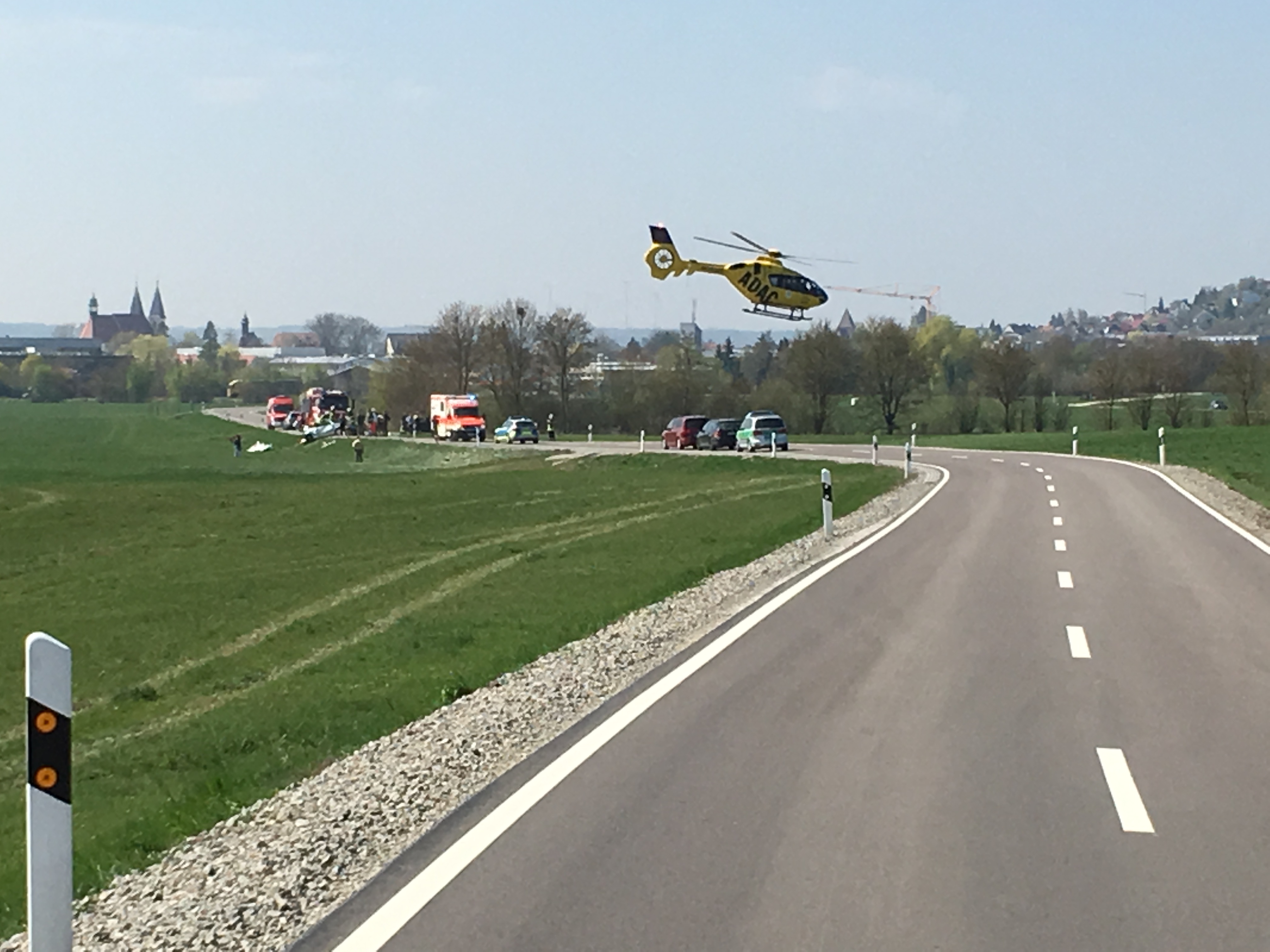 Mehr über den Artikel erfahren Verkehrsunfall mit eingeklemmter Person