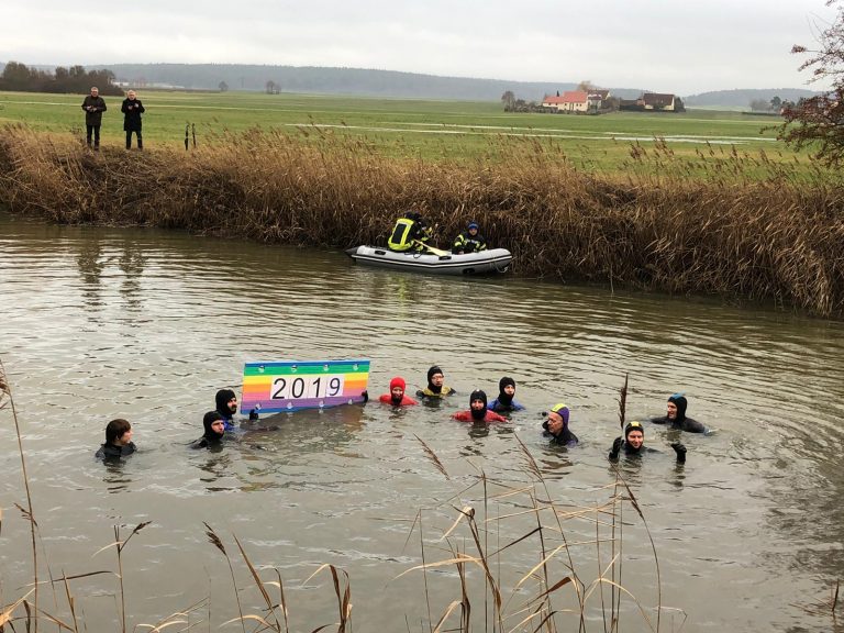 Mehr über den Artikel erfahren Eisschwimmen