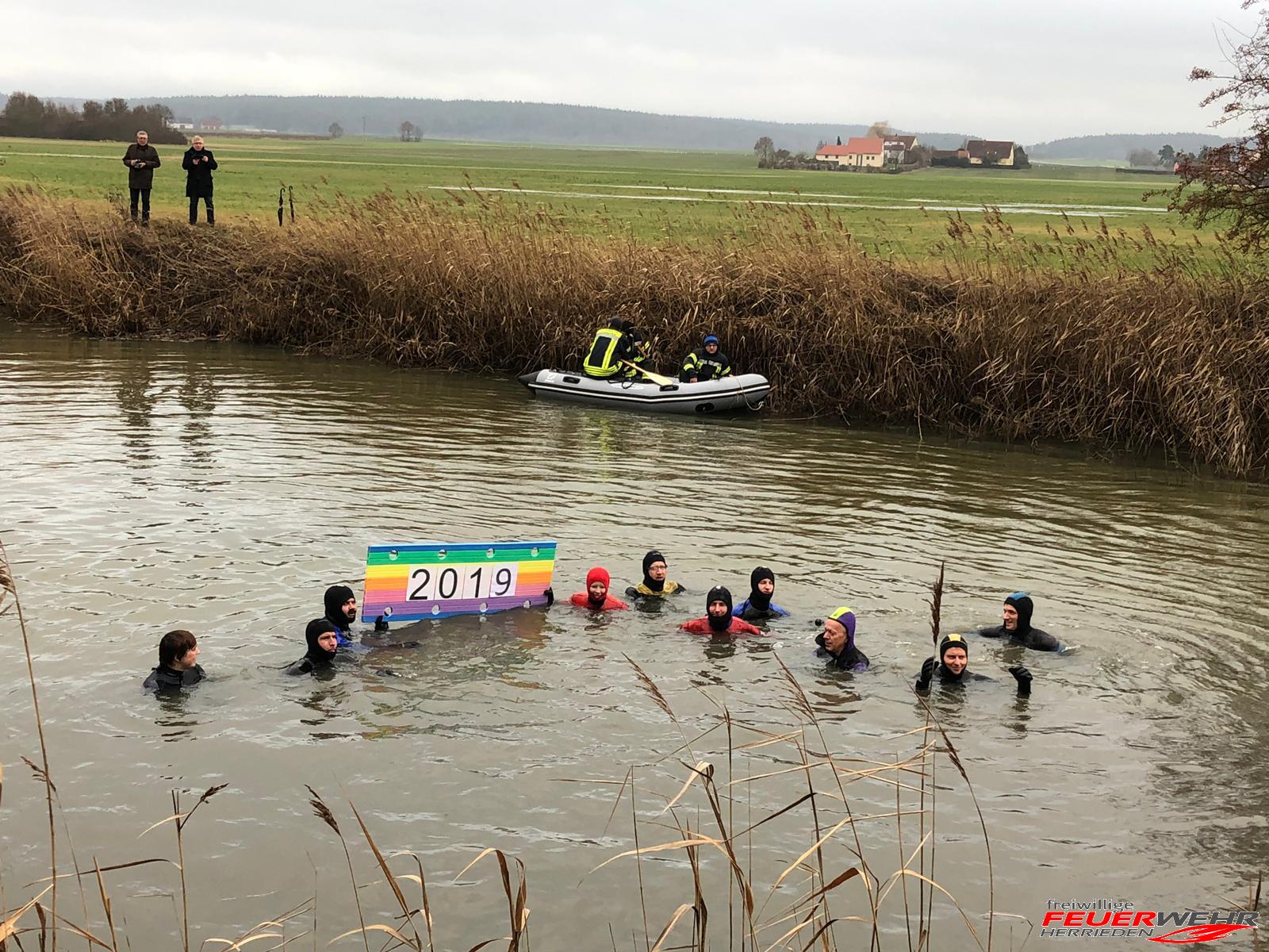 Mehr über den Artikel erfahren Eisschwimmen