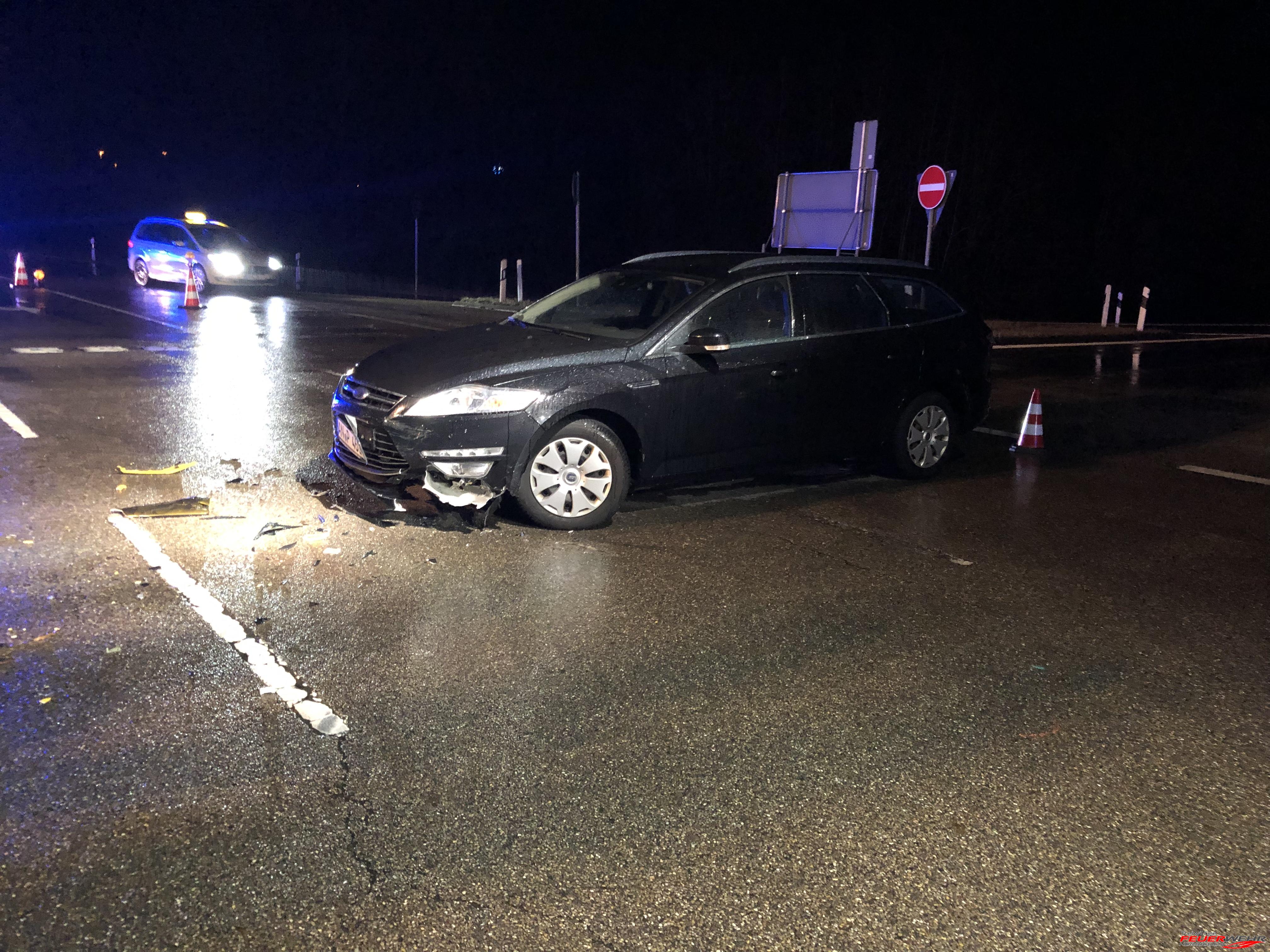 Mehr über den Artikel erfahren Ausleuchten Verkehrsunfall Nähe Autohof Herrieden