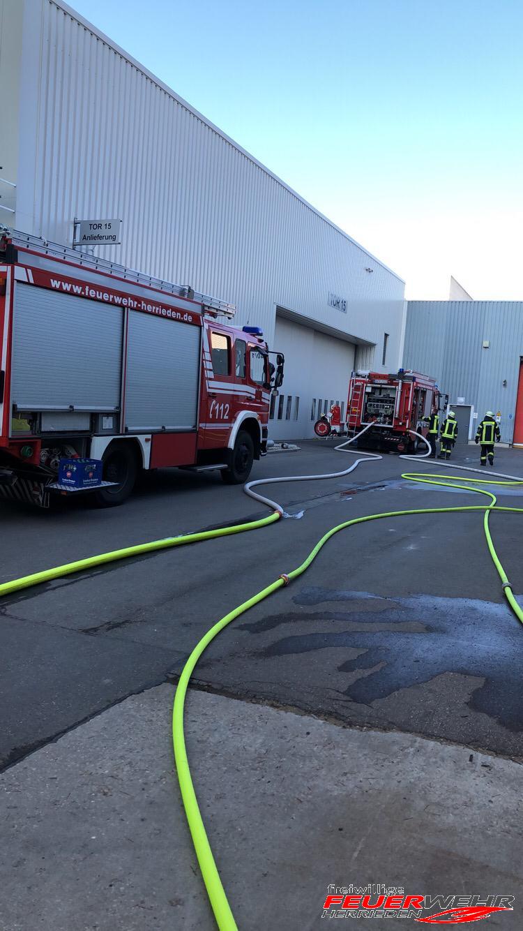 Mehr über den Artikel erfahren #024 / 2019 Schwelbrand Lagerhalle Herrieden