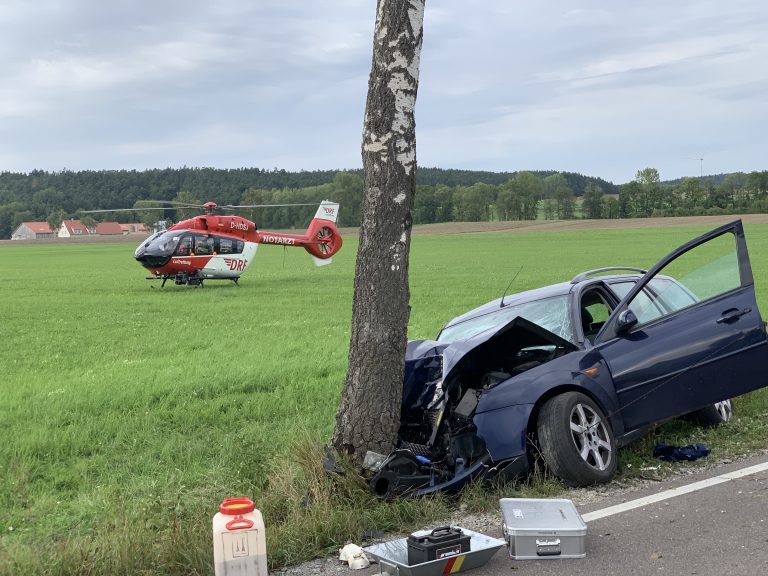 Mehr über den Artikel erfahren #76 Verkehrsunfall mehrere Personen eingeklemmt