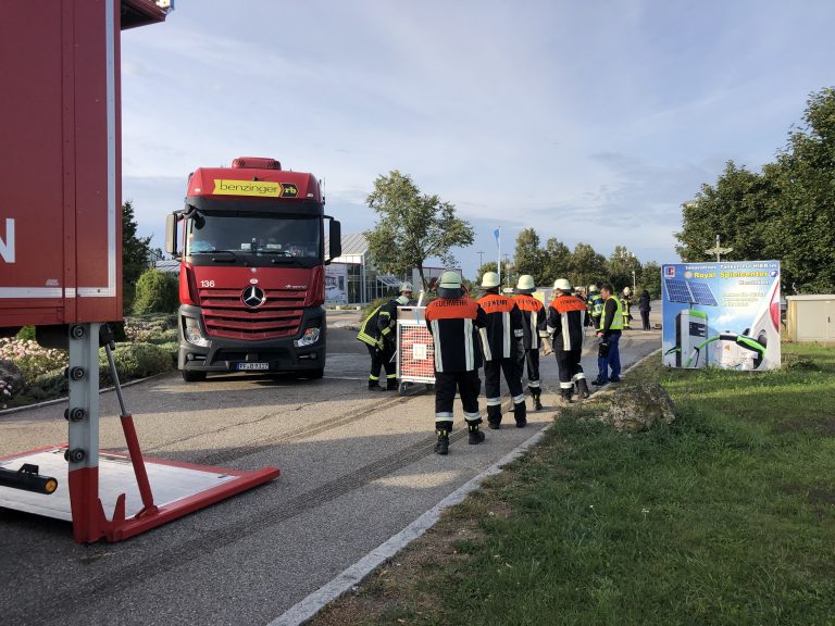 Mehr über den Artikel erfahren #78 Auslaufender Krafstoff aus LKW