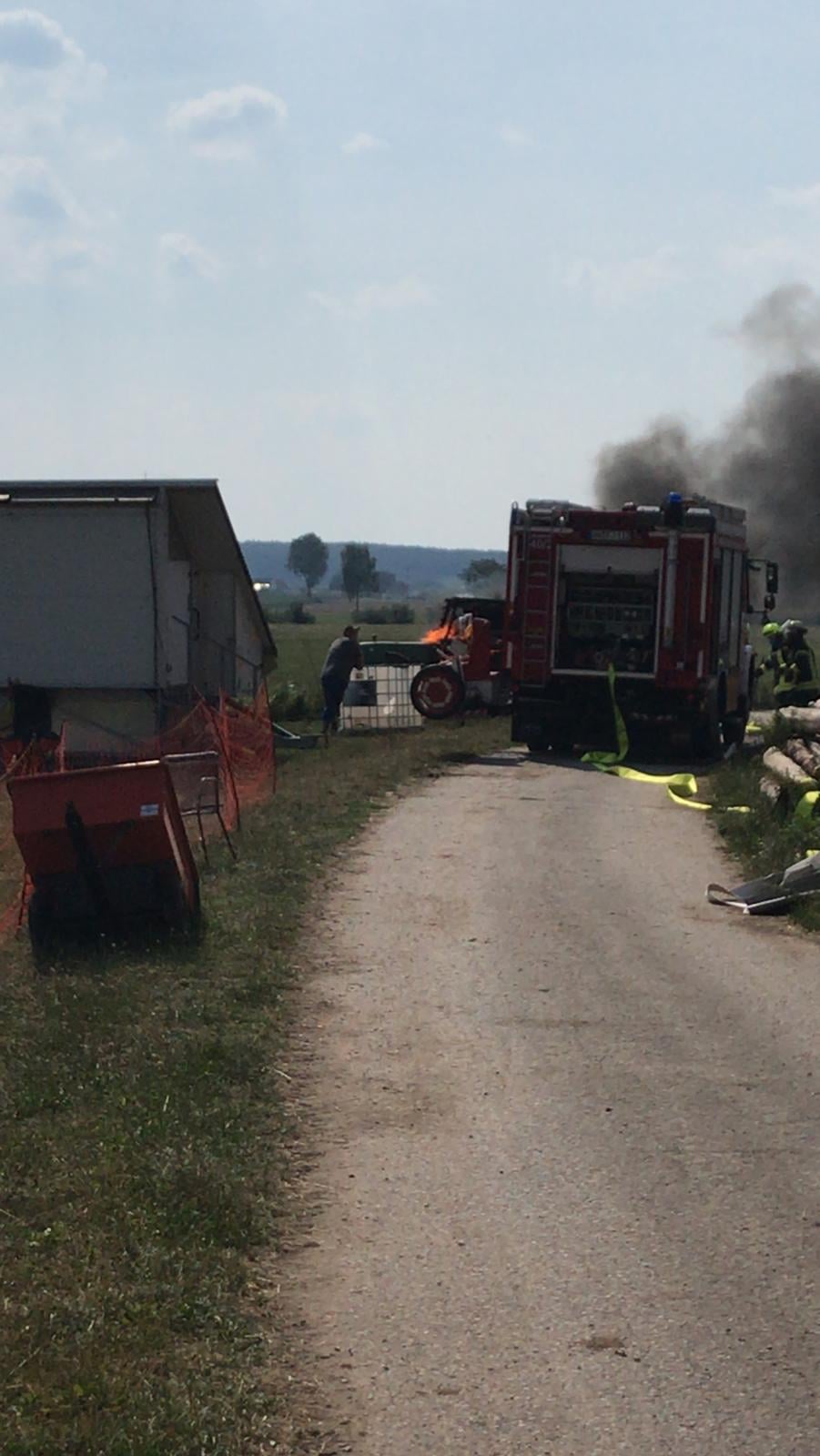 Mehr über den Artikel erfahren Brand landwirtschaftliches Fahrzeug