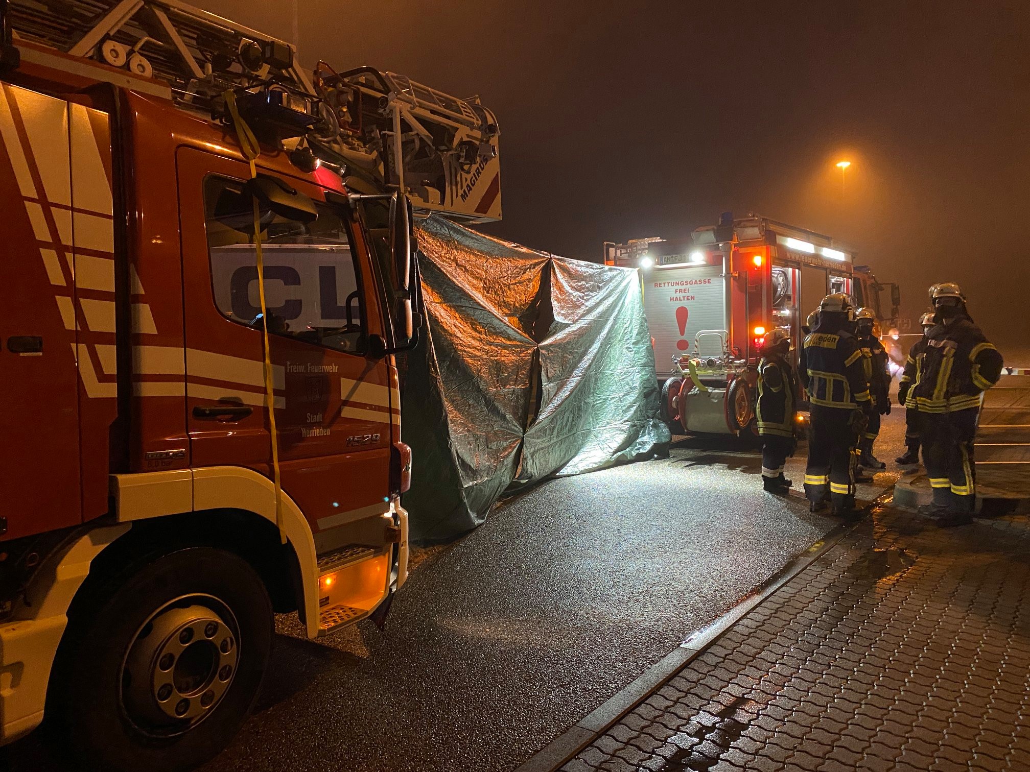 Mehr über den Artikel erfahren LKW öffnet akut