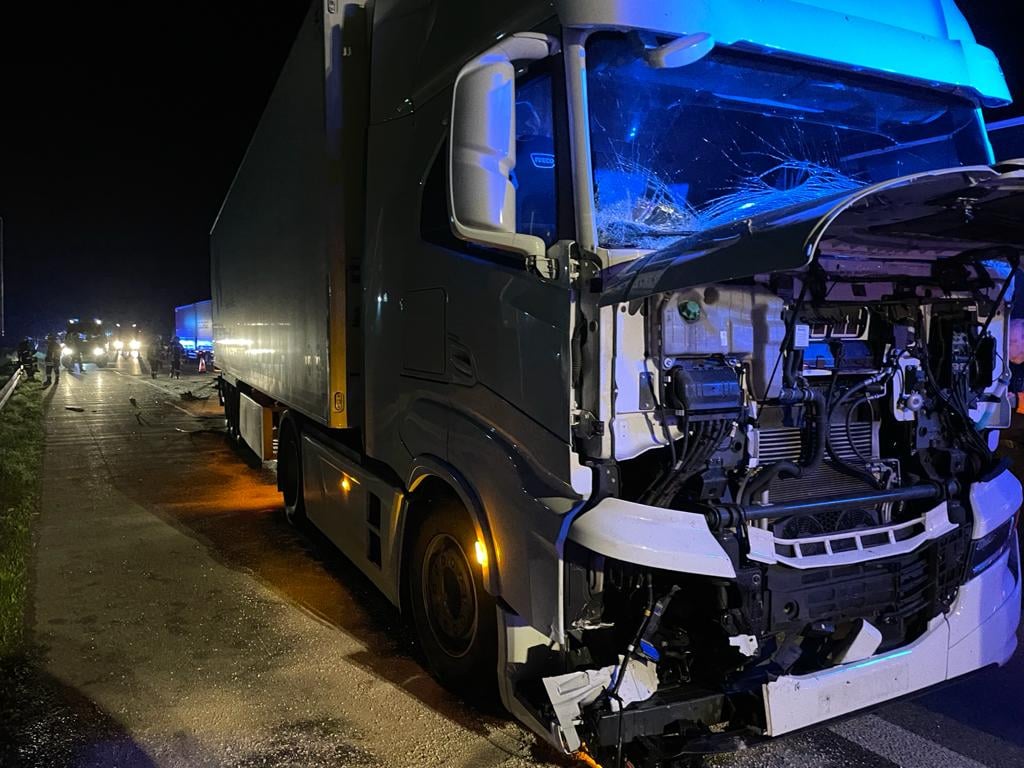 Mehr über den Artikel erfahren VU LKW ohne eingeklemmte Person