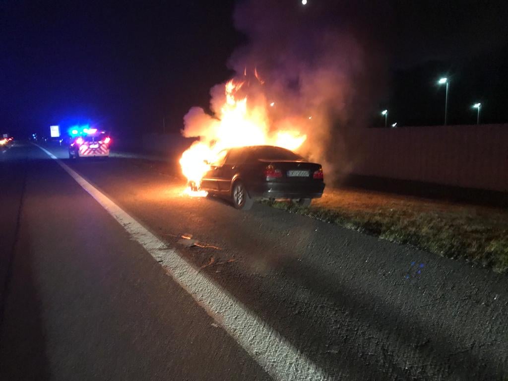 Mehr über den Artikel erfahren Brand PKW auf Autobahn