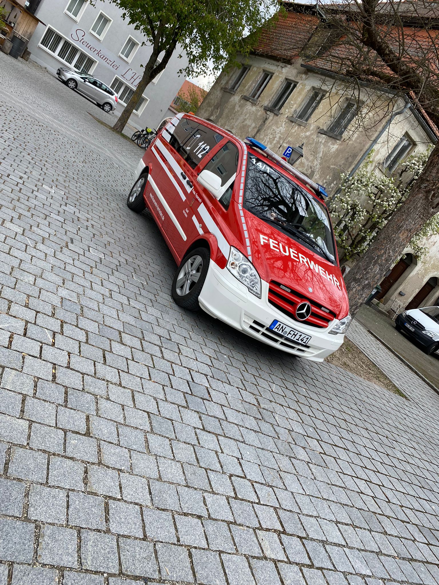 Mehr über den Artikel erfahren Verkehrslenkung und Parkplatz einweisen