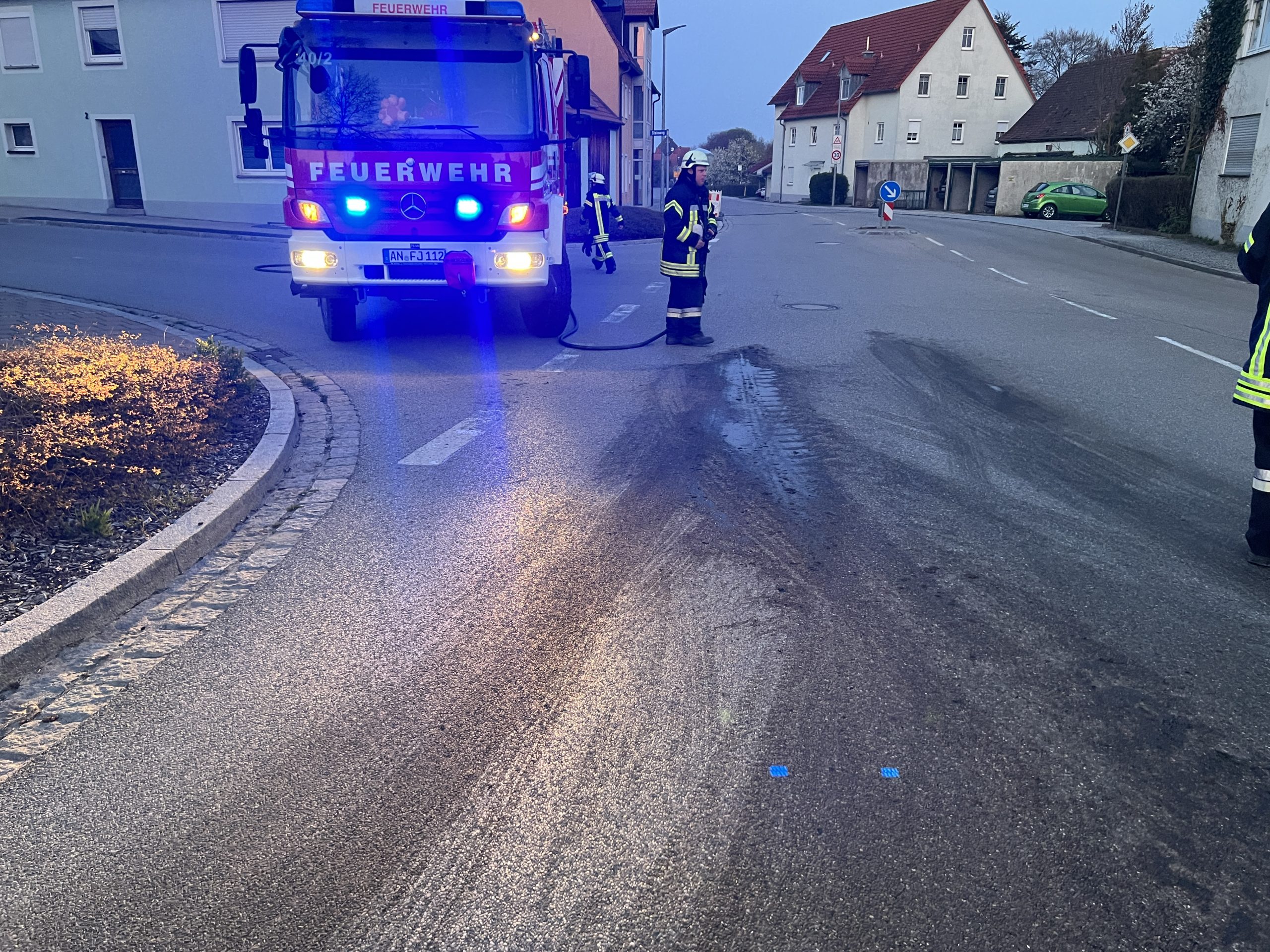 Mehr über den Artikel erfahren Güllespur – Straße reinigen