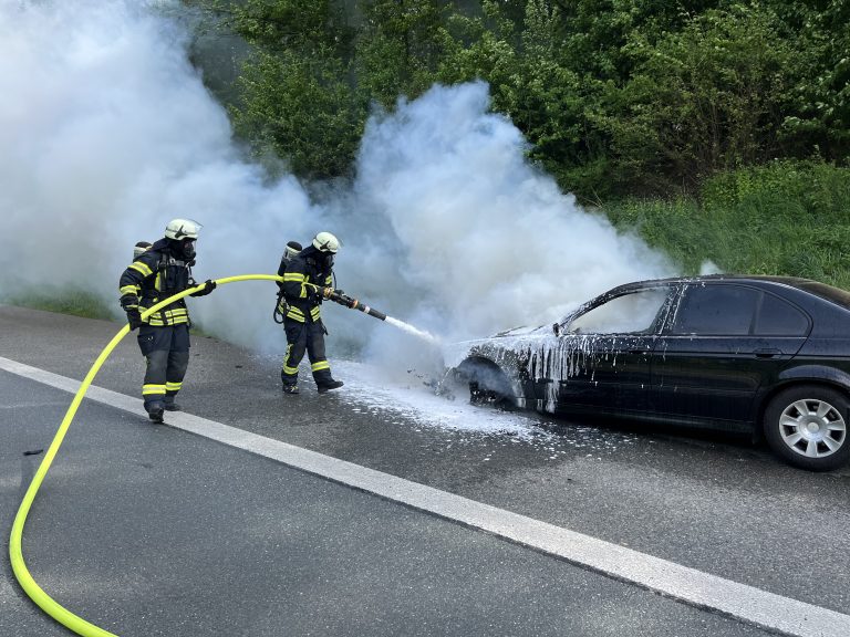 Mehr über den Artikel erfahren PKW Brand BAB 6