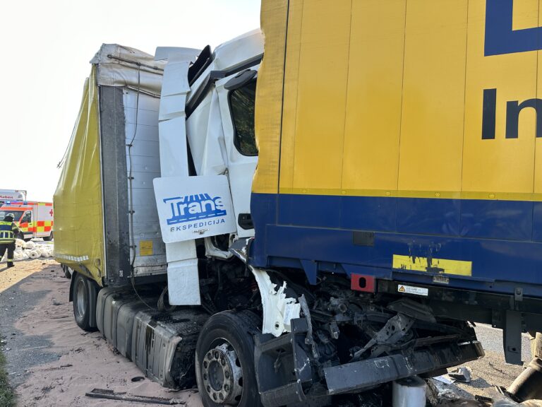 Mehr über den Artikel erfahren VU mit 3 LKW