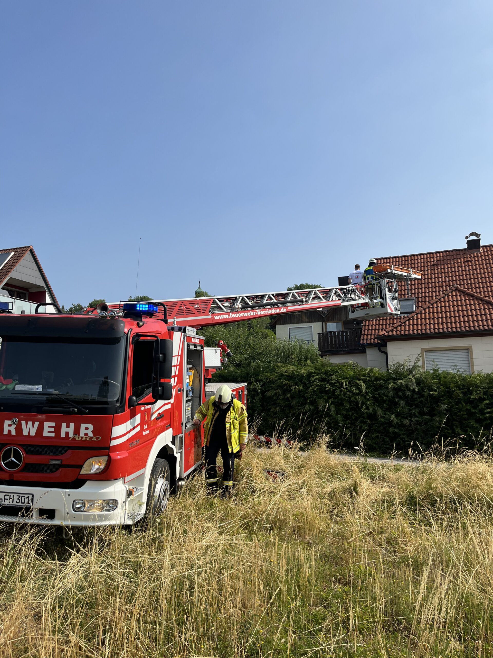 Mehr über den Artikel erfahren Drehleiterrettung