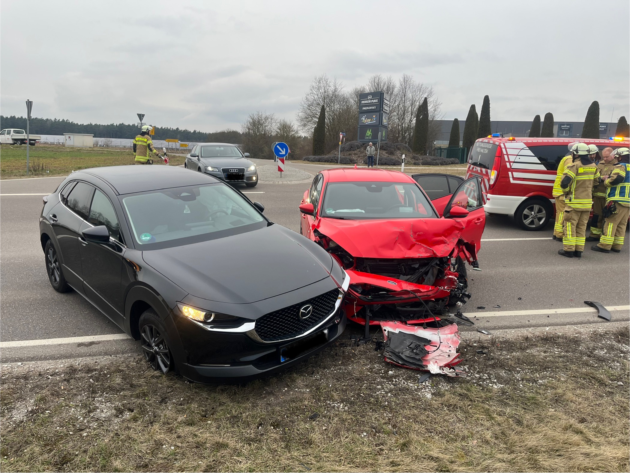 Mehr über den Artikel erfahren Verkehrsunfall mit PKW