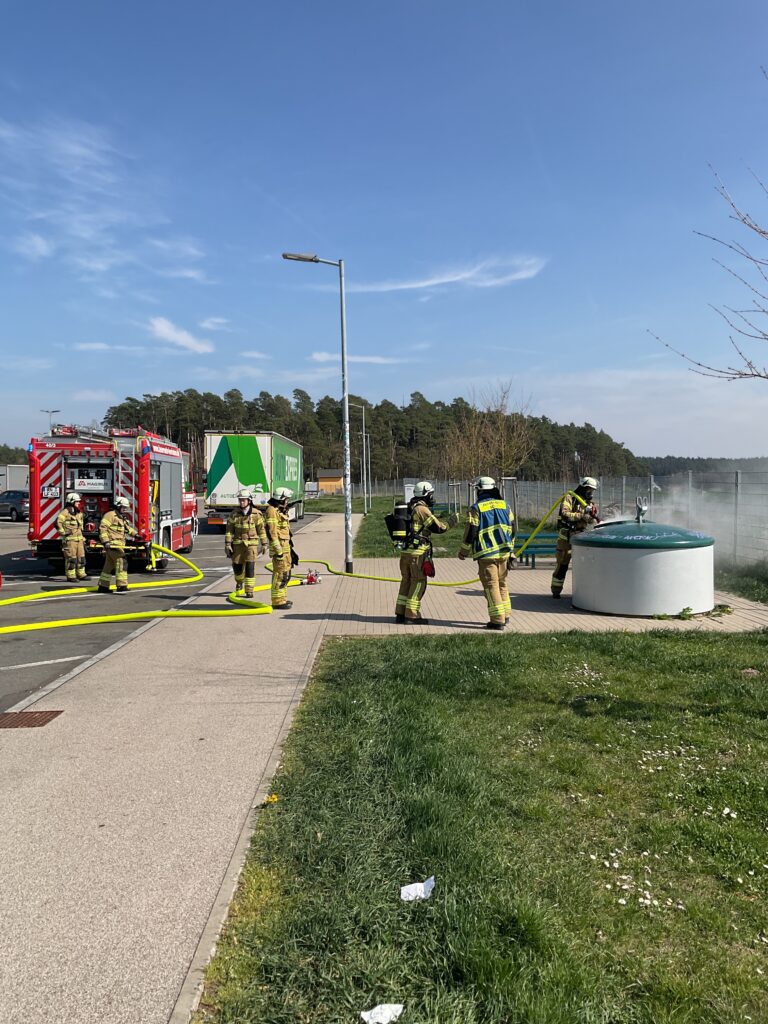 Mehr über den Artikel erfahren Brand Müllcontainer, A6